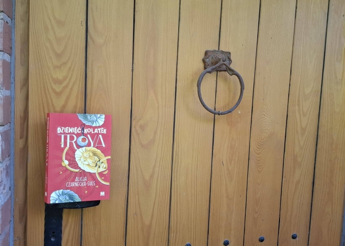 Dziewięć kołatek Troya